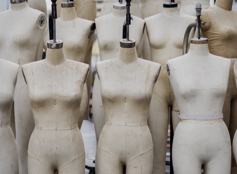 S E W B O X / Tailoring and alteration services